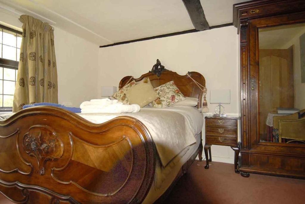 Cleavers Lyng 16Th Century Country House Herstmonceux Room photo